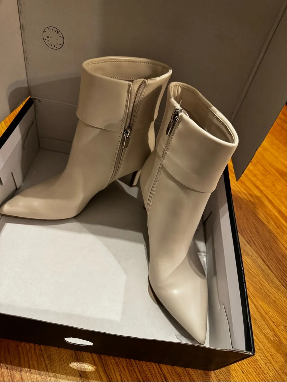 Nine West chic cream
